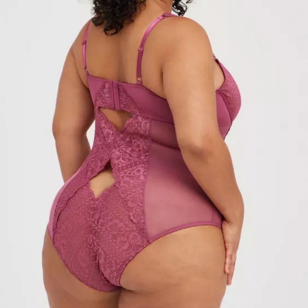 Torrid Sz 5 NWT Striped Floral Lace Bodysuit